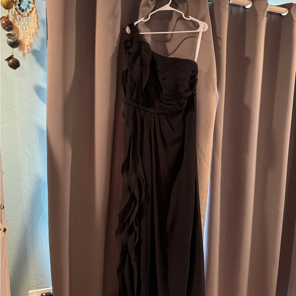 Black Evening Gown - Picture 3 of 4